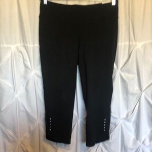 NWT Super cute Old Navy workout capris